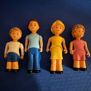 Little Tikes Dollhouse family